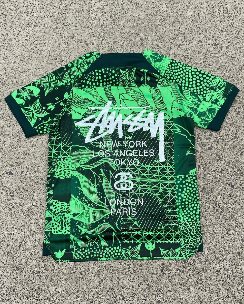 STÜSSY X “ナイジェリア” ジャージ