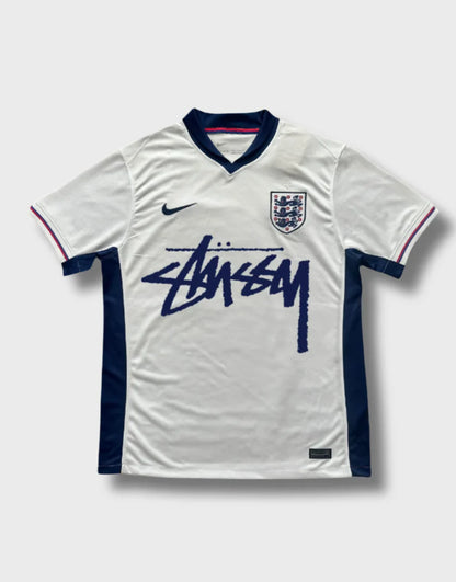 STÜSSY x "ENGLAND" ホームジャージ - 2024/25